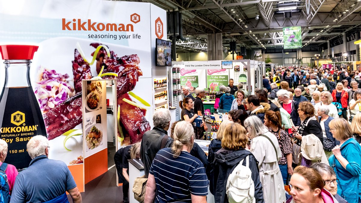 KikkomanUK's tweet image. It&apos;s the final day of #GFSWinter today, so if you&apos;re in Birmingham and visiting the show, stop by the Kikkoman stand to try some of our incredible range of Teriyaki sauces as well as new Ponzu and Poke sauce
#BBCGoodFood #FoodLovesKikkoman #Deals #ShowOffers #Bargains #StockUp