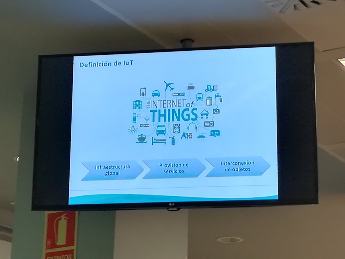 fsmhospital's tweet photo. Avui compartim a #jornadaITCOIB #visio de potenciar l'Internet de les coses #IoT en entorns hospitalaris com eina en #salut #apoderar #ACP #continuïtatassitencial #salutdigital @COIBarcelona @ticsalut https://t.co/aEEm1Tr8wM