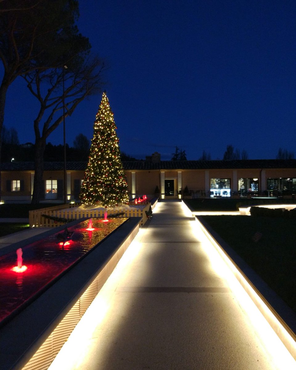 Umbra Control (@umbracontrol) on Twitter photo Oggi siamo al #BartonPark, Green Business Centre nel cuore di #Perugia, gestito dal software #Visiosuite di <a href="/umbracontrol/">Umbra Control</a>: sicurezza, antincendio, controllo accessi, clima, audio&video, irrigazione...luci! Accolti da questo clima natalizio, il lavoro diventa piacere! #formazione Oggi siamo al #BartonPark, Green Business Centre nel cuore di #Perugia, gestito dal software #Visiosuite di <a href="/umbracontrol/">Umbra Control</a>: sicurezza, antincendio, controllo accessi, clima, audio&video, irrigazione...luci! Accolti da questo clima natalizio, il lavoro diventa piacere! #formazione