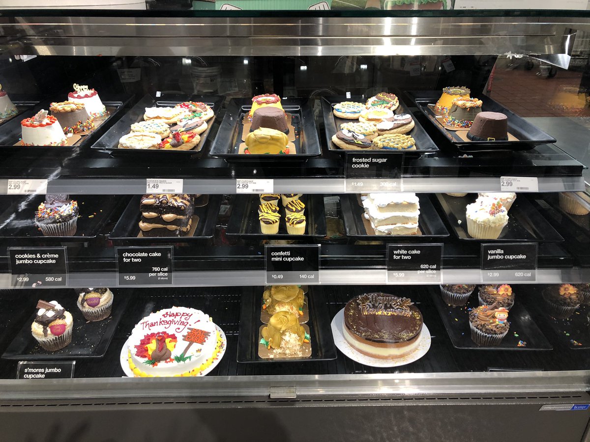 ashleykrehoff's tweet photo. It’s all in the details and the 1903 Bakery team ALWAYS delivers!!! How cute and delicious are all of these treats?!! #cookiecakes #thankfulformybakery #piesonpies #G192killinthefillin  @A_Leigh_ @SabrinaThomas89 @ContrucciJoe @PeteGolaszewski https://t.co/KSFfkEAspU