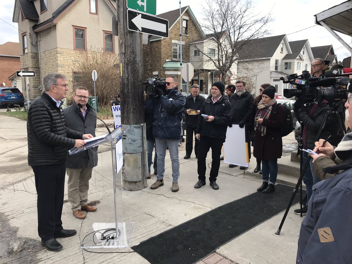JimWatsonOttawa's tweet image. I’m proud to announce with @StephenBlais historic investments of $31.5 million in 2020 and a robust plan to bring down by 20% the number of fatal and major injury collisions by 2024. Nous devons continuer notre travail pour rendre nos rues plus sécuritaires pour tous les usagers!