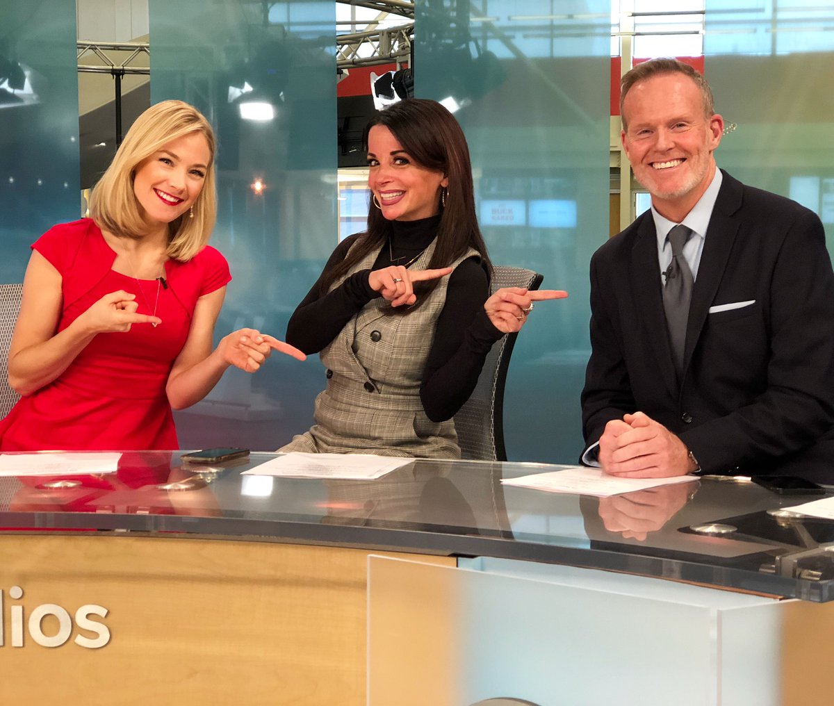 On set with <a href="/holliesmiles/">Hollie Strano</a> and <a href="/TheNolanNation/">Mark Nolan</a> for a little <a href="/LIVEONLakeside/">Live on Lakeside</a> today!