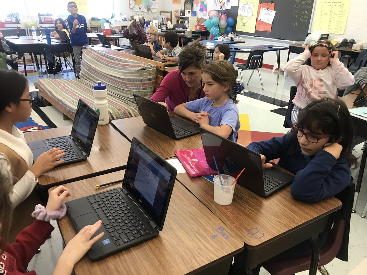 JodiRehrig_edu's tweet image. Mrs. Davies’ students TRY it and then DISCUSS it as they collaborate using #smartsuite to share their various ideas about multiplication!! @hartjonathanr  @CubsOfCharacter  @CurriculumAssoc