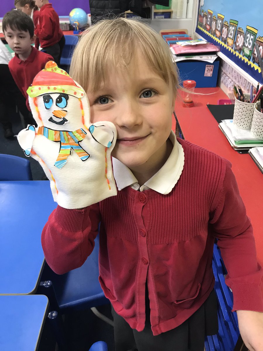 DringhousesPS's tweet photo. Class 5 enjoyed learning to sew this morning by making snowman puppets. What a lovely morning! We couldnβt have managed without the generous parents and grandparents who came to help us - thank you! #DringDT https://t.co/Z5bPvTcJ8o