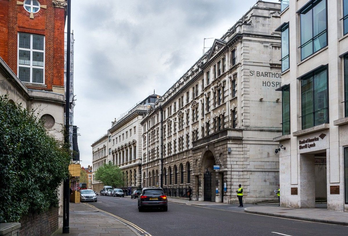mysceneit's tweet photo. Explorers, have a look at another entry in our blog post series, giving you an overview of the best 5 filming locations tours in London. 
Obviously there are many more London based filming location tours, but we picked these 5 with good reason! 
https://t.co/sZXy2cOp6U https://t.co/5webnK2Ecs