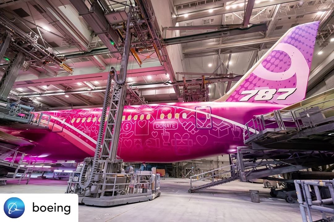 MidwestSign's tweet image. Talk about wide format! 😮😮✈

#wideformatprinting #wideformatprint #wideformatgraphics #digitalprinting #digitalprint #airplanewrap #vinylgraphics #wrapped #planewrap