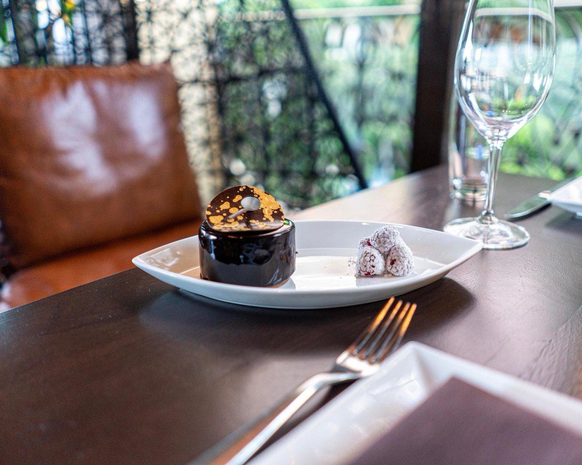 Make Monday a little sweeter. #lacavelv