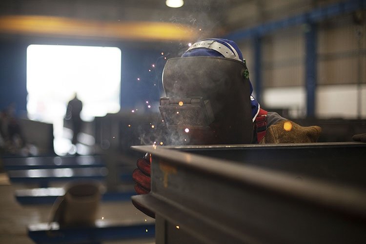 Los proyectos llave🗝en mano de @Moldtech comprenden todas las fases del ciclo de #construcción👷🏗👷‍♀️
Desde diseño del #layout de planta y #cálculos de #productividad y #viabilidad; hasta las pruebas de #producción y #formación del personal local
🔗👉lnkd.in/dmyfgD