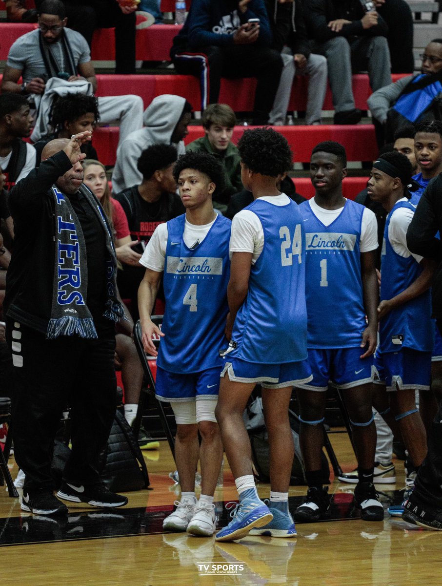 thetvn_'s tweet photo. “ Killa 🏀 “
#KeonHenderson #LincolnHighSchool #TunnelVisionSports https://t.co/7SSgcR36DI