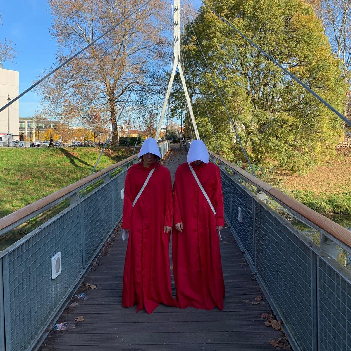 UniPadova's tweet photo. Il romanzo misterioso è "Il racconto dell'ancella" di @MargaretAtwood, voi lo avete letto? 
È anche il libro al centro della nuova edizione di #OneBookPadova
#orangetheworld #GenerationEquality #25novembre #ViolenceAgainstWomen #ancelleunipd #postooccupato https://t.co/kzmxZ2yyXq
