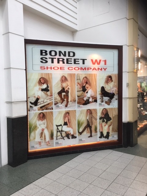 SignsRW's tweet image. We did these internally applied full colour window graphics for Bond Street Shoe Company at their store in @merseyway Stockport. 
Strong visuals for big impact!💥
#signs #signage #windowgraphics #advertising #retail