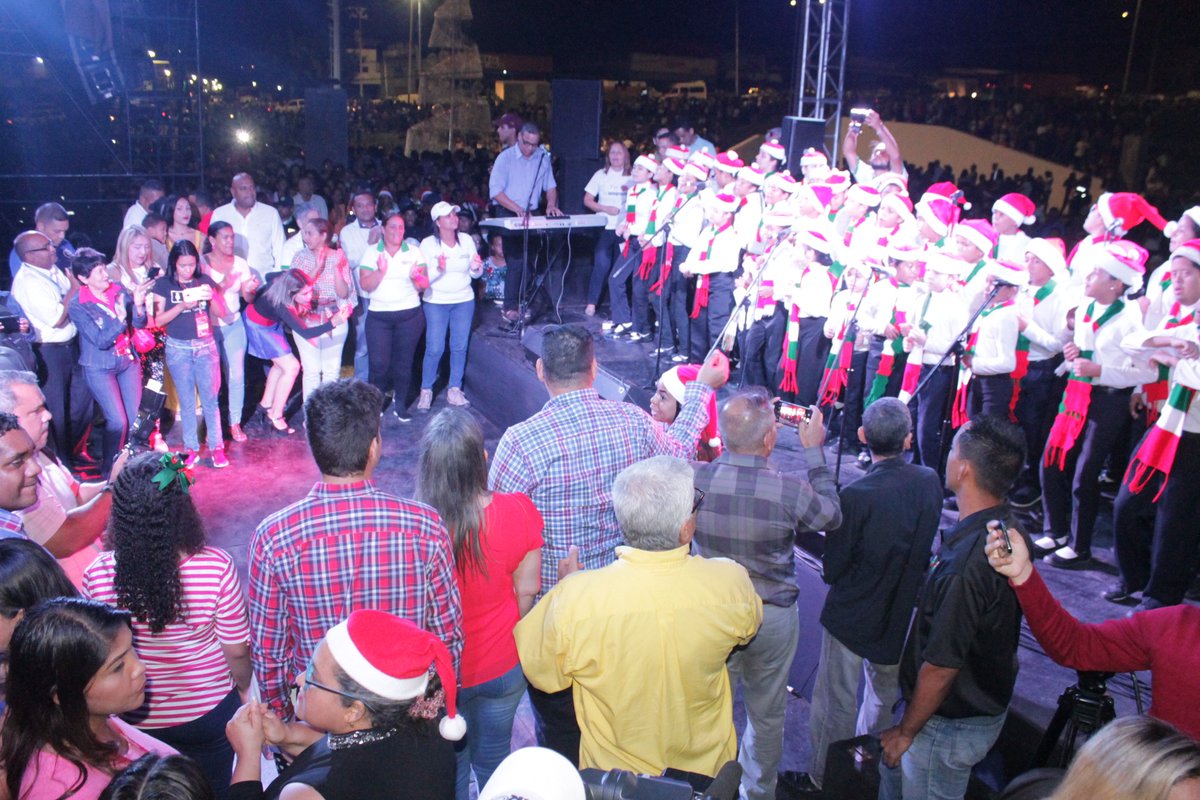 _Cnestor's tweet photo. #22Nov #Getion @OviedoPSUV @Marianela_PSUV
 La calidez de este época nos permite compartir recuerdos inolvidables con la familia y amigos, visita y cuida nuestros espacios para tener unas navidades felices 2019.@NicolasMaduro
#CiudadGuayanaParaVivir #VenezuelaEnUnionYPaz https://t.co/ZijDgUUOnU