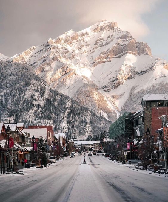 Travelerallc's tweet photo. er is coming Canada 😍 😍 ❄️ 🌧️ ☔️ https://t.co/HvnkaOhiBm