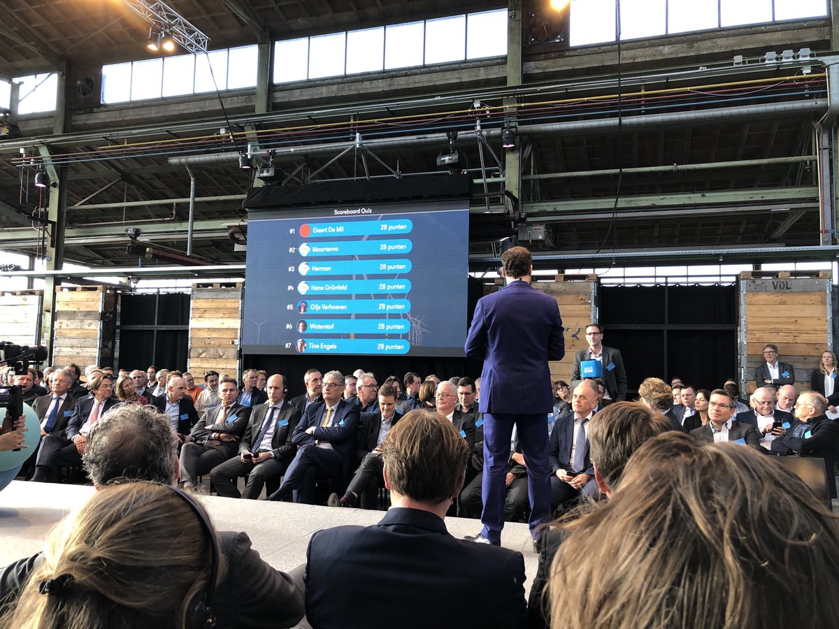 Hans_Gruenfeld's tweet photo. Voor de aftrap van Delta Hydrogen day wordt de kennis van de aanwezigen over waterstof getest https://t.co/qUBzePaNPf