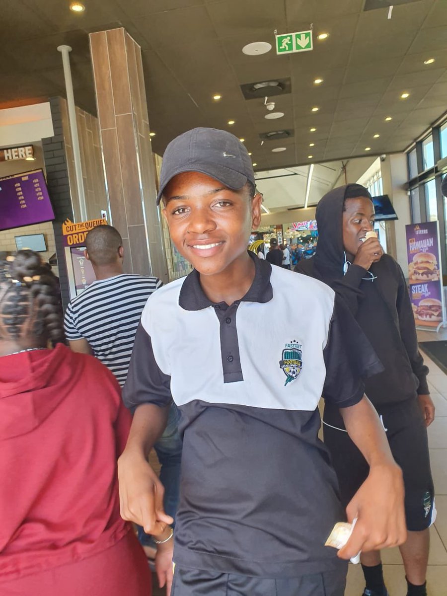 DevelopmentFeet's tweet photo. Ke Tsa Polokwane 💛💛🇿🇦🇿🇦⚽️⚽️
#MondayMotivation 
#BoysFromTheNorth
#FastFeet https://t.co/tljxnOXDpI