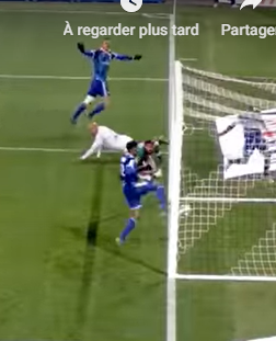MPGLaurent's tweet photo. Donc là il y a but de Mothiba et pas de Thomasson????
Déjà d'un point de vue du principe, on notera la mentalité de l'attaquant... Mais même techniquement, le ballon semble rentreé! #ASCRCSA https://t.co/XhfE811I7O