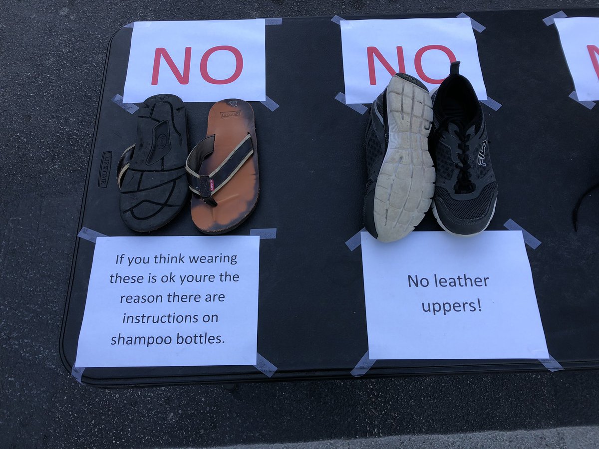 Today’s Monday guard gate. Talking about footwear on this weeks installment of the 12 weeks of peak. Do you have good footing? #safetysquad239 <a href="/UPSphoenix/">Phoenix East center safety team</a> <a href="/LSafetysquad/">Landmark Safety Squad</a>