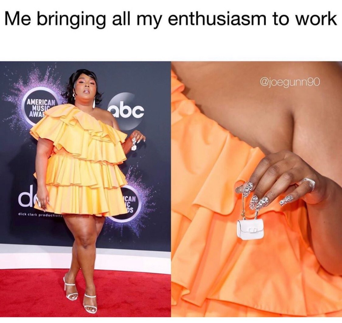 Lizzo sporting a tiny purse at the... - According 2 Hip-Hop | Facebook
