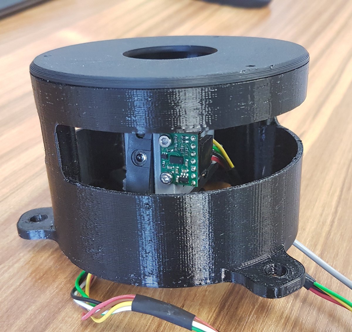 RobotTelecom's tweet image. Et le lendemain, on est prêt a tester le principe du capteur.
On vous donne les résultats au plus vite!

#CDR2020 #TR2020 #VL53L0X #LiDar #Sensor #3Dprinting