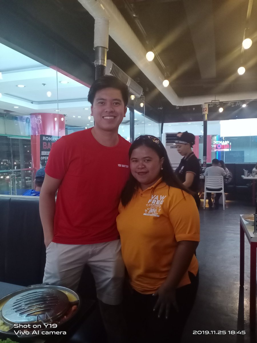 EvaMaeDMauring's tweet photo. Earlier, The one &amp; only @kimpoyfeliciano  💙 Dream come trueeeee 💯 Thank you kimpoy! Ang pogi mo na nga ang bait mo pa! Sayang wala si anghet ☺️ https://t.co/AG3BpMC6J6
