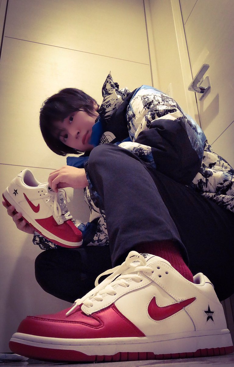 ハヤト Over The Rainbow Nike Sb Dunk Low Supreme Jewel Swoosh Red なぜかあんまり人気ないけど 俺は履きやすいし好きなシュプダンク アウターのシュプノースと合わせましたー キモ撮り Nike Dunksb 限定スニーカー Supreme Thenorthface ハヤト Over The Rainbow Nike Sb Dunk Low Supreme Jewel Swoosh Red なぜかあんまり人気ないけど 俺は履きやすいし好きなシュプダンク アウターのシュプノースと合わせましたー キモ撮り Nike Dunksb 限定スニーカー Supreme Thenorthface