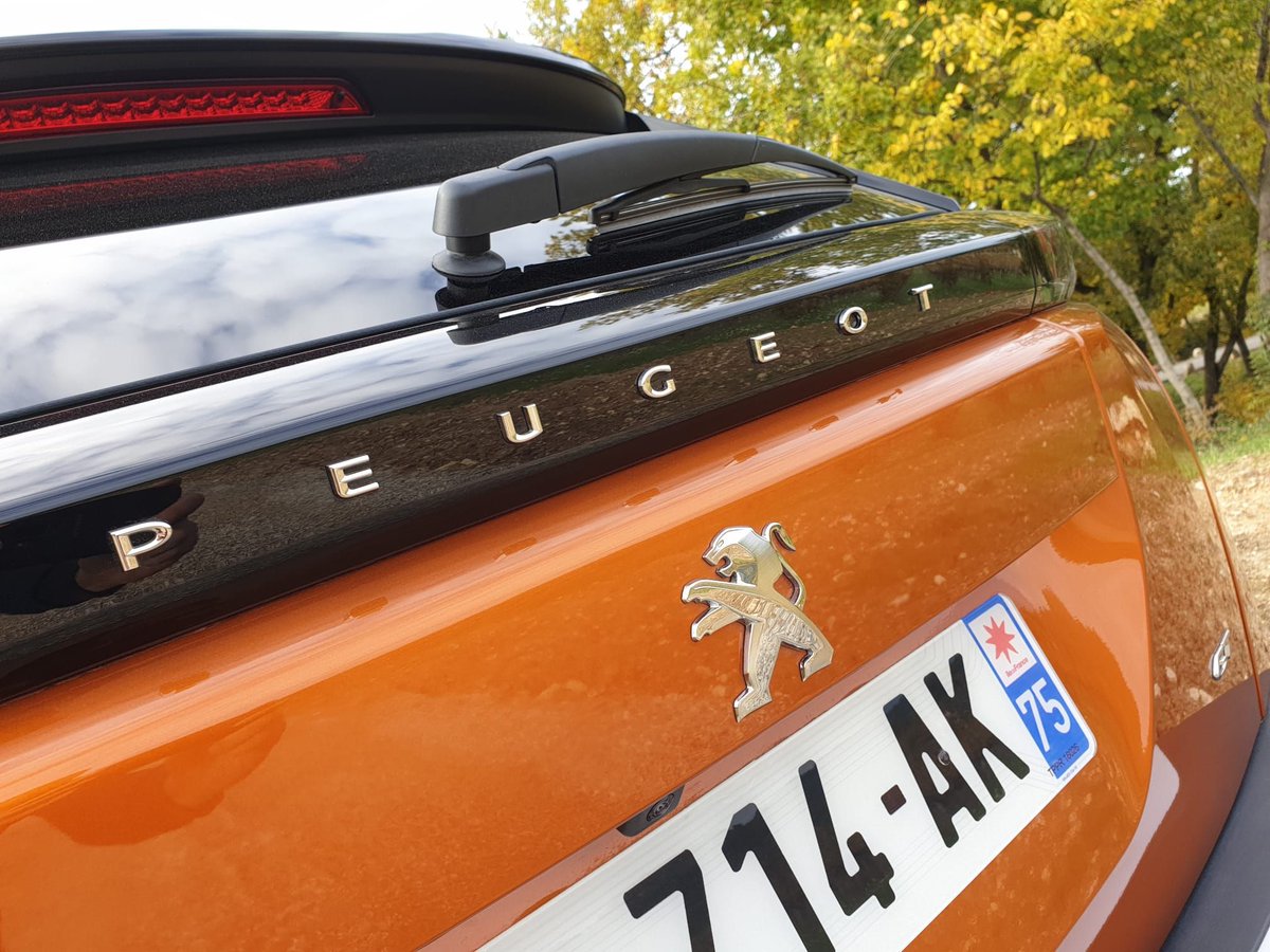 motorpuntoes's tweet photo. #Prueba | Hoy estamos en Francia probando la nueva generación del Peugeot 2008.
Precios y gama completa aquí ➡ https://t.co/K4eHe0p0H6
@PeugeotES #Peugeot #Peugeot2008 #MotioneMotion #Peugeote2008 #SUV #SUVPeugeot2008 #Noticia https://t.co/h6pva9KdO5