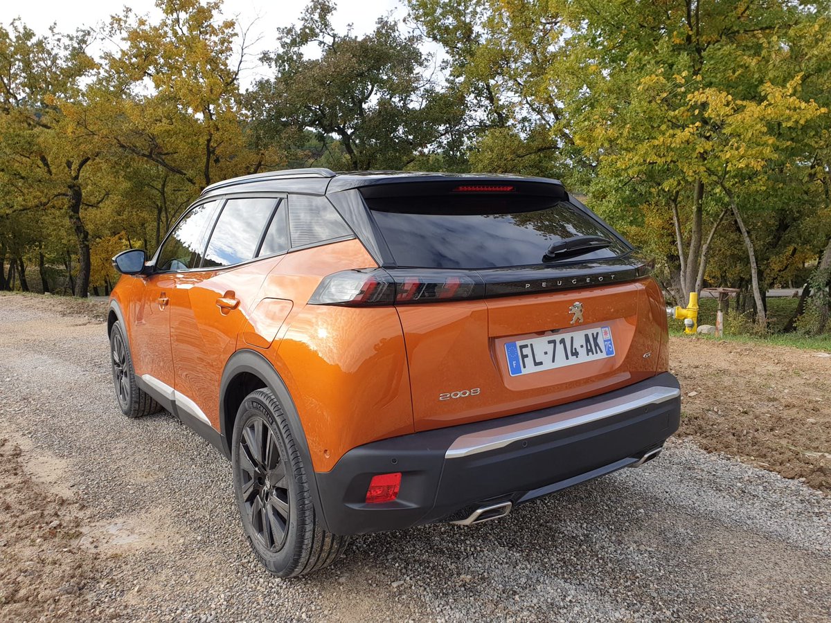motorpuntoes's tweet photo. #Prueba | Hoy estamos en Francia probando la nueva generación del Peugeot 2008.
Precios y gama completa aquí ➡ https://t.co/K4eHe0p0H6
@PeugeotES #Peugeot #Peugeot2008 #MotioneMotion #Peugeote2008 #SUV #SUVPeugeot2008 #Noticia https://t.co/h6pva9KdO5