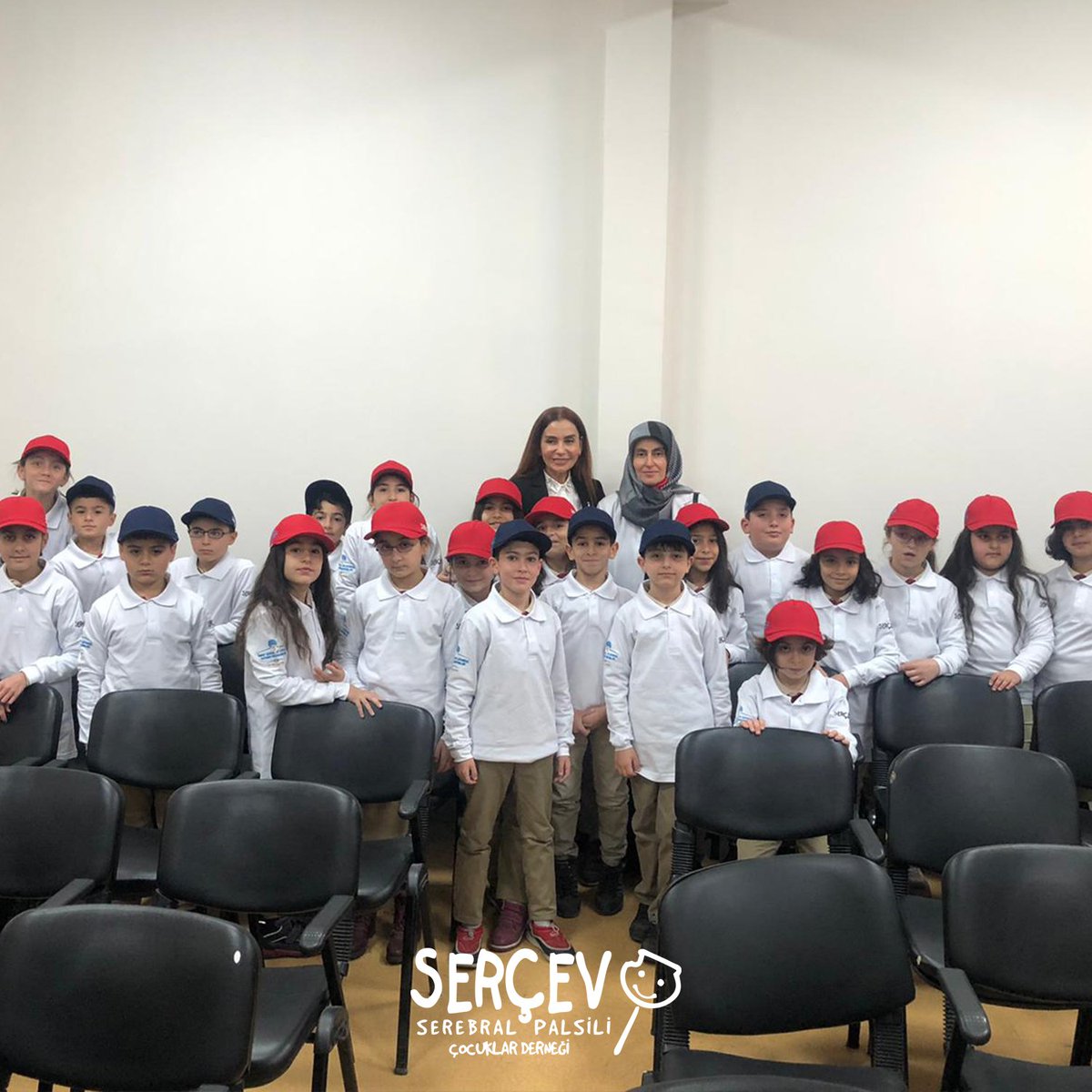 SERCEV01's tweet photo. TANAP tarafından Sosyal ve Çevresel Yatırım Programları kapsamında finanse edilen SERÇEV tarafından uygulanmakta olan 'Doğudan Batıya Engelsiz Hayat' projesinin ilk durağı Erzurum'da, erişilebilir hale getirdiğimiz okulun açılışı gerçekleştirildi.
#serçev #tanap https://t.co/UawmNhZTCk