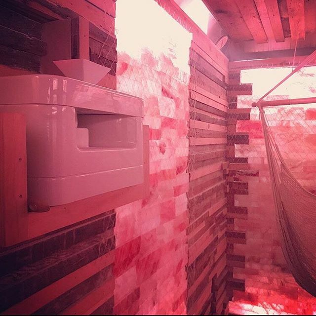wellconnectedtc's tweet photo. H A L O T H E R A P Y aka salt therapy, has so many benefits for the respiratory system.

You NEED to try it this winter.  Your lungs will thank you!

What’s halotherapy, exactly?  Just a fancy way of saying let’s hang out in the relaxing pink glow of th… https://t.co/x8eElcTpDO https://t.co/3v24XRt13f