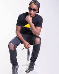 RadioCitizenFM's tweet photo. Np : #EmbeDodo Ny @ArrowBwoyKe #DriveOnReloaded moto sana @OgalTina @MunaiGenerali https://t.co/28R9hKUuJX
