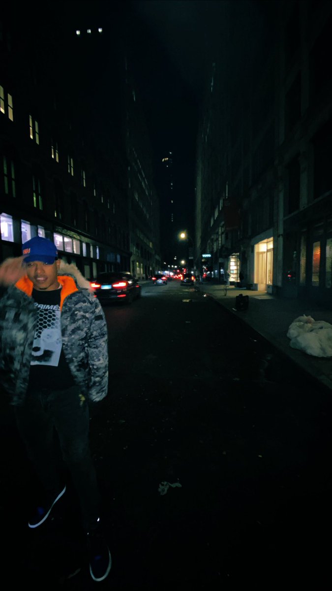 STR0's tweet photo. Addicted to that NY energy. https://t.co/xRuLUrvj8t