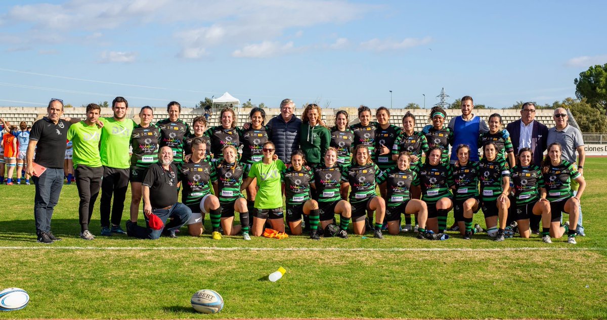 CortevaES's tweet photo. Enhorabuena a las Corteva Cocos @RugbyfemSevilla por su victoria de ayer 🙌 Nuestro Presidente, Manuel Melgarejo, no quiso perderse el partidazo y felicitar personalmente al equipo! https://t.co/CH3zvYYAYk