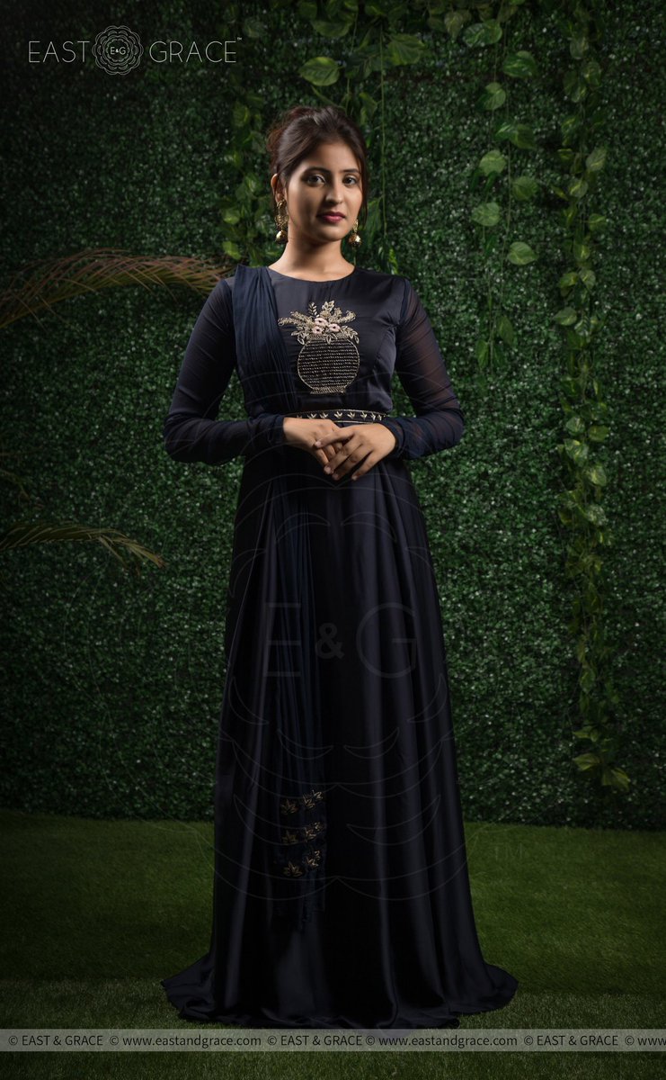 eastandgrace's tweet photo. Lavanya #Satin #Handcrafted and #Embroidered #Navy_Blue #Dress
Price: $167; ₹11,931/-
https://t.co/mvWYAx91ZB
Contact care@eastandgrace.com
#saree #Wedding #TeenChoice #MetGala #Fashion #Stylish #Photography #LOVE_YOURSELF #eastandgrace https://t.co/RBFMlmFnA4