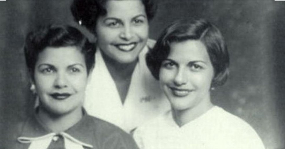 t_odora_'s tweet photo. No dejemos de recordar que hoy es el Dia por la no violencia hacia las mujeres, hoy recordamos a Las Mariposas, las hermanas Mirabal, asesinadas por el dictador Trujillo quienes se convirtieron en icono de este día, hoy nos encontramos en la calle! https://t.co/nLiC1g4WnT