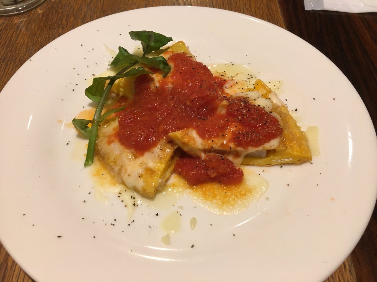 Iggy 新宿のスコップカフェ 私の携帯ケースみてラテアートスヌーピーにしてくれるし 雨で濡れてるの見てさりげなく暖房入れてくれるし24時まで空いてるし控えめに言って最高だな スコップカフェ Scoppcafe