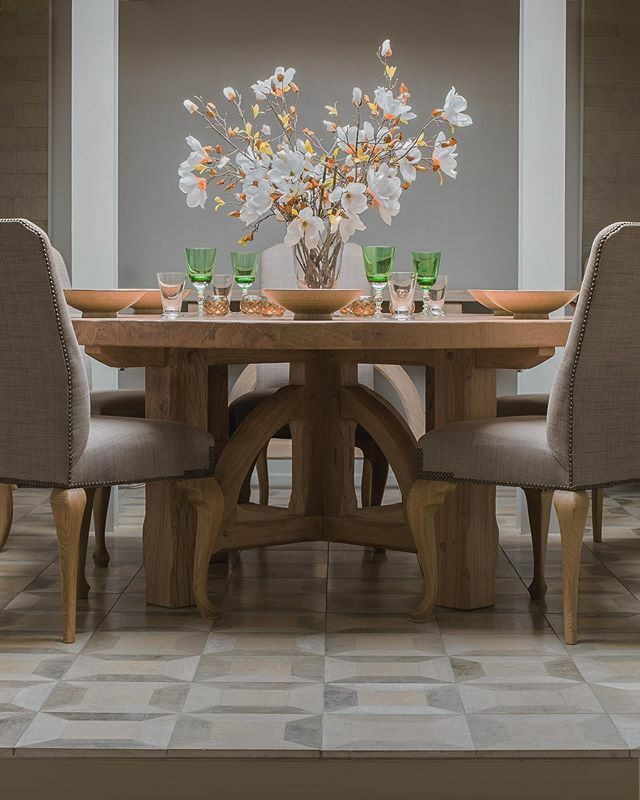 DecorumEstLnd's tweet photo. The Hand Painted Limestone tiles in Rhomboid are the perfect choose for a classic and timeless looking dining room.  #ExtraordinarySurfaces https://t.co/rPkPKQCBHD https://t.co/c8I024Gkci