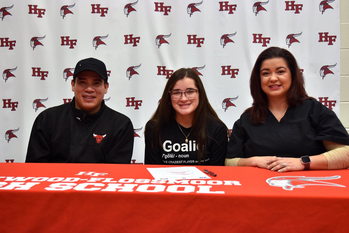 Congrats to Yamilet Bravo-Ayala as she signed her letter of intent to play at Lindenwood University this past week! We are so excited for you and can't wait to see all the great things you do on the field and in the classroom!