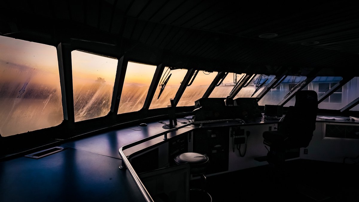 Early #morning colors from Jet Express IV's pilot house. Even when put away for the #winter, she can dish out stunning #views!