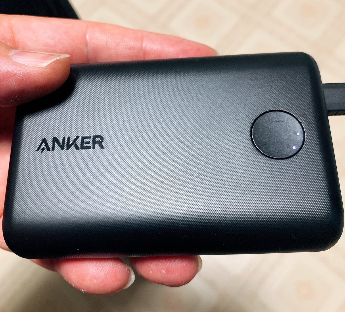 ElectricHorse_M's tweet photo. 届いてた!
ちっちゃい!
#Anker
#PowerCore2 https://t.co/A9BvZsOiKQ