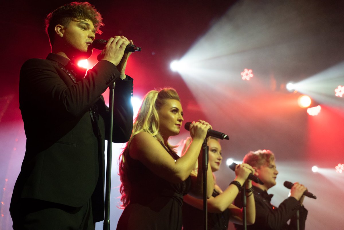 tedgroup's tweet image. Completing install with our Marella Explorer Show Cast 3! 😍

Four months after starting rehearsals 😯👏 all 12 shows are live. 

#weareted | #MondayMotivation