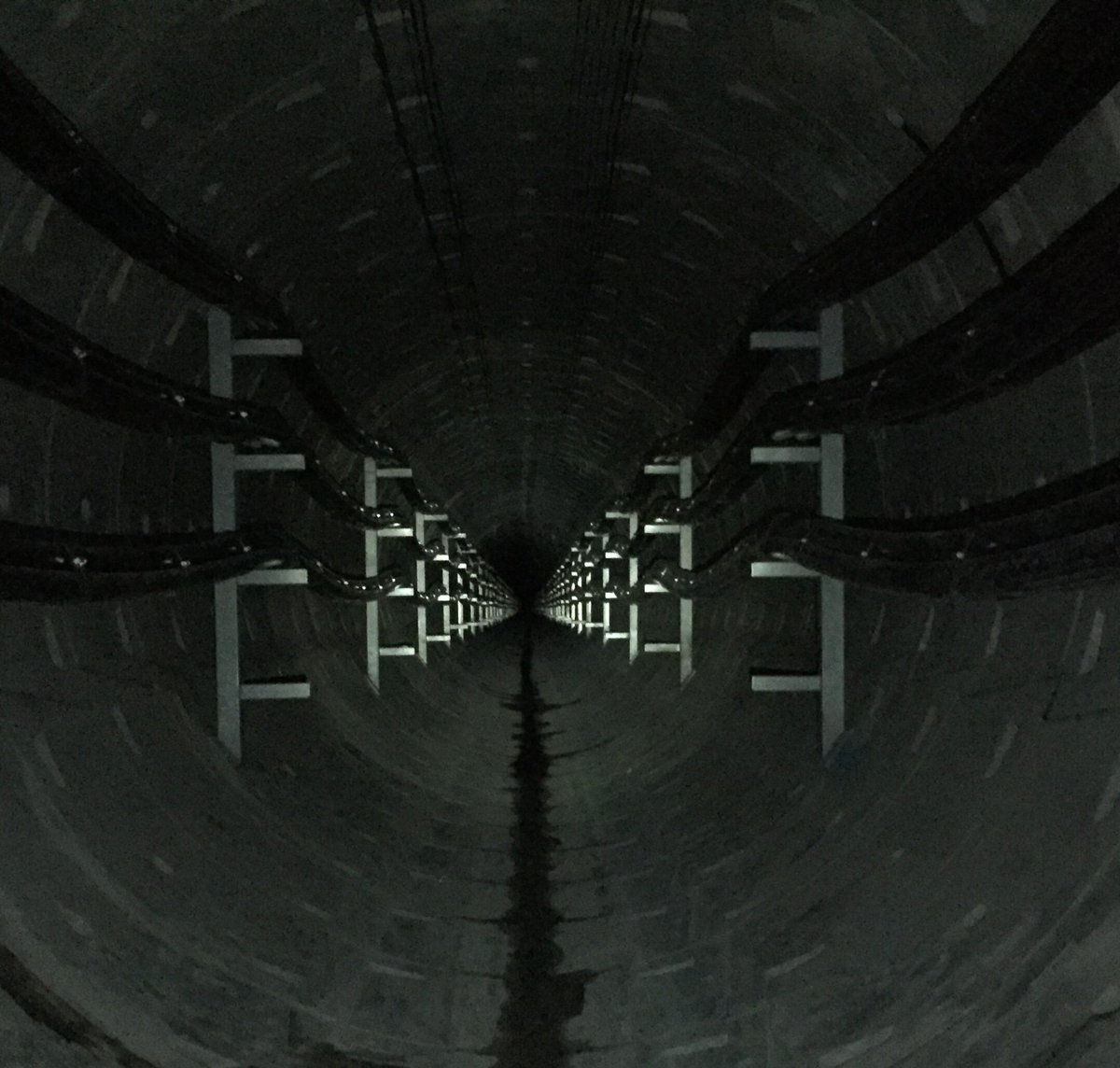 EngineerLondon's tweet image. Meanwhile, deep beneath #London, dedicated #Engineers from @nationalgriduk are at the forefront of decarbonising your energy supply. #GreenerGrid #Jobthatcantwait #Engineering #CableTunnels @NGLPT ⚡️🔧
