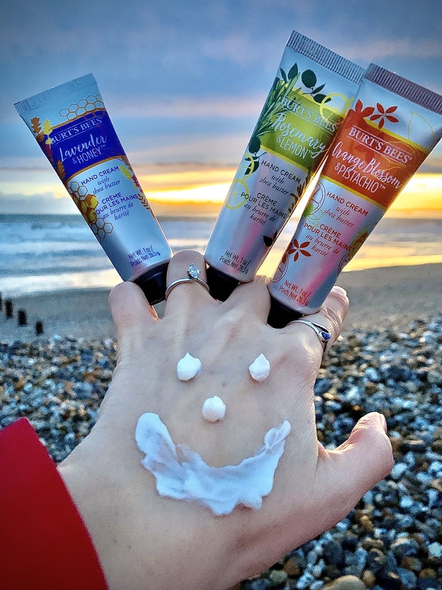 When <a href="/BurtsBeesUK/">Burt's Bees UK</a> ask you to come up with an #ad about their new hand creams but you didn’t tell them you were advised not to do GCSE art... 99% of the ingredients in their Moisturising Hand Cream with Shea Butter are natural so at least my hand is happy! #BeATrueForceOfNature