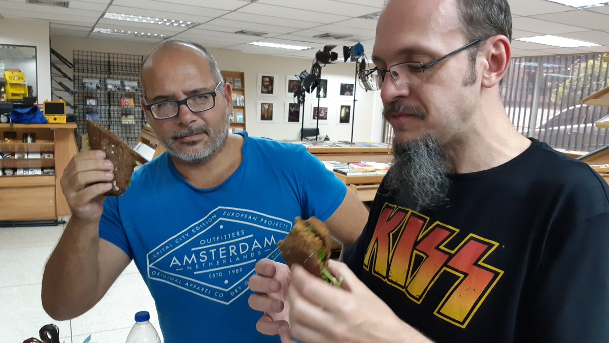 El día sábado 23 de noviembre tuvimos la oportunidad de trabajar en <a href="/MetalExtremoVe/">Metal Extremo Vzla Película</a> y nos acompañó el maravilloso sabor de <a href="/lauraparalleva1/">lauraparallevar</a>