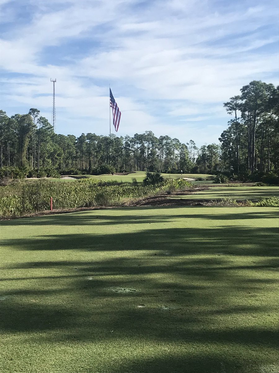 CaspioTurf's tweet photo. Not sure which way the winds blowing?  No worries, our neighbor put up his flag and can be seen from anywhere.  And no not a car dealership, just a single family home. #usa #starsandstripes #gcsaa #swfl https://t.co/wO0aAcfV9K