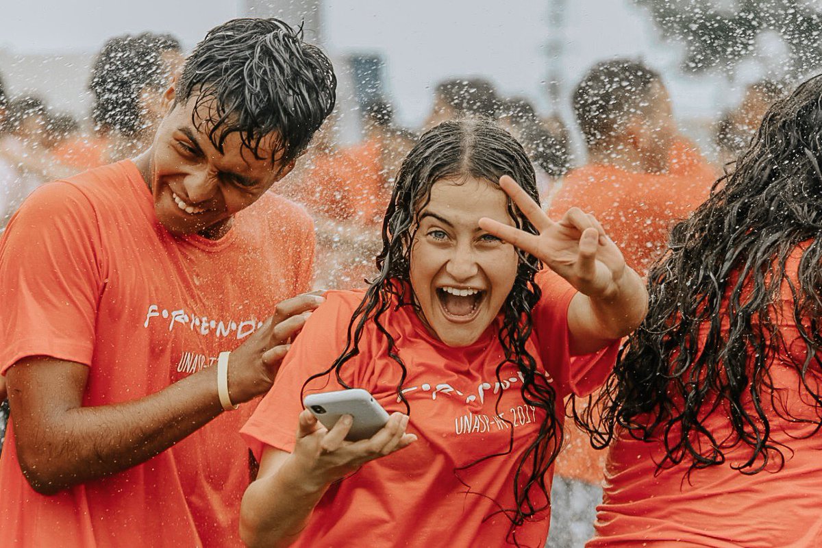 unaspht's tweet photo. Que festa, meus amigos!! 😱😱 

A festa da amizade de 2019 foi um sucesso, teve refeições temáticas e muuuuita diversão com os amigos!

E aí, curtiram??? 🎉
#unaspht #festadaamizade #amigos #friends #diversao #facoolunaspht https://t.co/sd2y3KsRPV