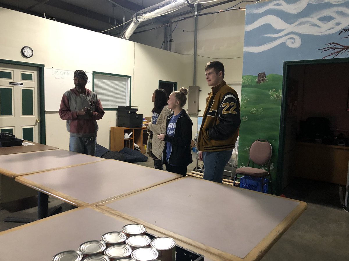 Getting the history of the L-Life food bank before we start sorting and organizing food #ServeLebanon <a href="/KevinGLowery/">Dr. Kevin G. Lowery</a> <a href="/LebanonR3/">Lebanon Schools</a>