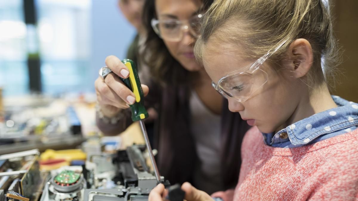Yet another reason we're here!
By 2020, 40,000 new jobs in #STEM-related fields will open up in OR.
“growing disconnect between the demand for skills...and the number of [youth] who possess such skills &amp; talent"
#career #industry #oregon #jobs #STEMed 
buff.ly/34eAPQ0