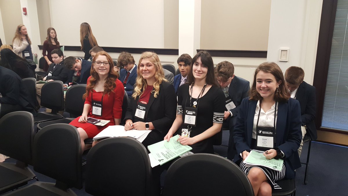 BCHS Sophomores representing our delegation in the Bluegrass House chamber today with the @KYYMCA. Up for debate, prisoner work release programs and tightening the definition of first degree child abuse. #ProblemBasedLearning #CreatingStudentLeaders pic.twitter.com/QJcdFOL7Tf