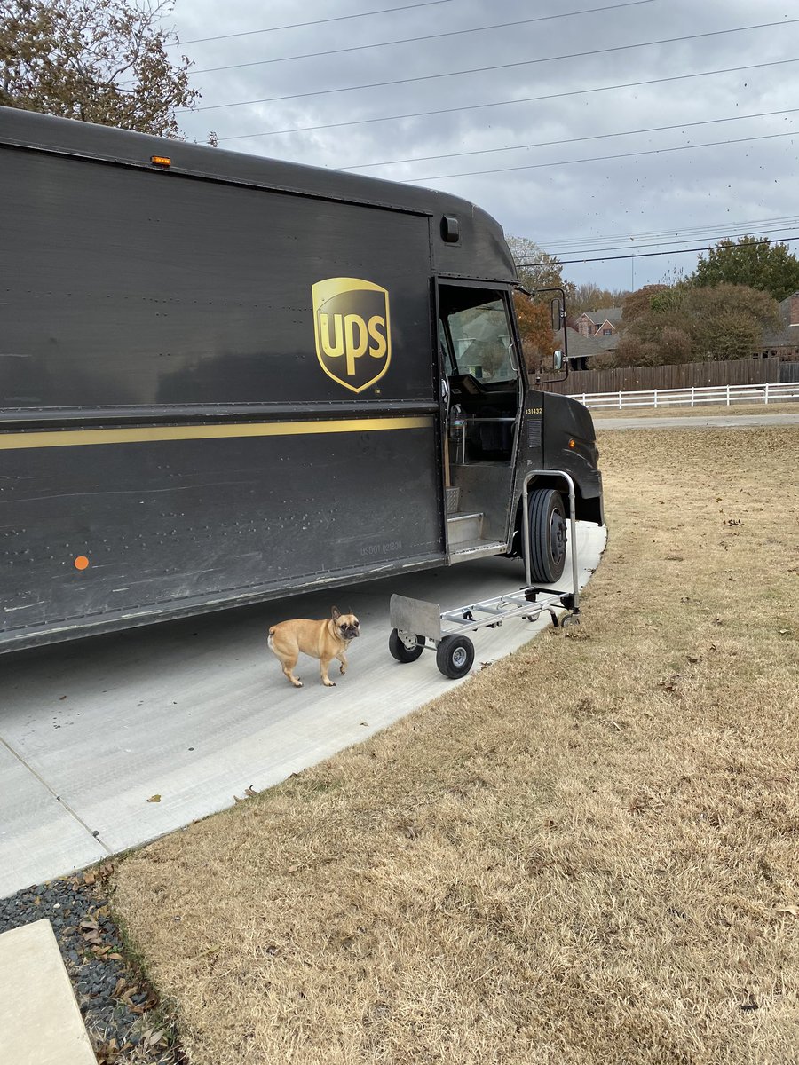 Abstract_Ocean's tweet photo. what is being delivered to @Maverick_AO - such an exciting time to get #teslamod gear for the masses https://t.co/XnknXFNxyn