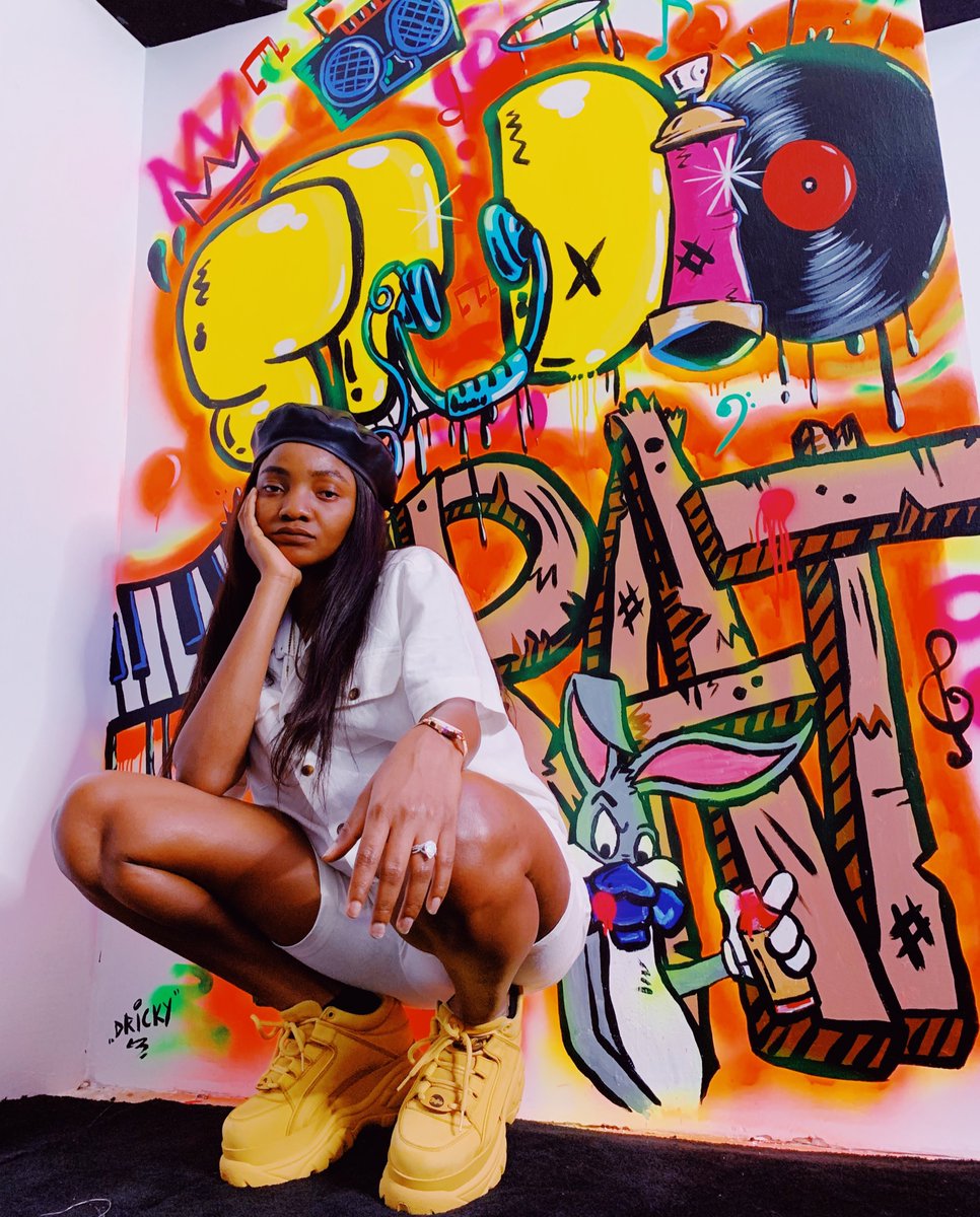 SympLySimi's tweet image. yo